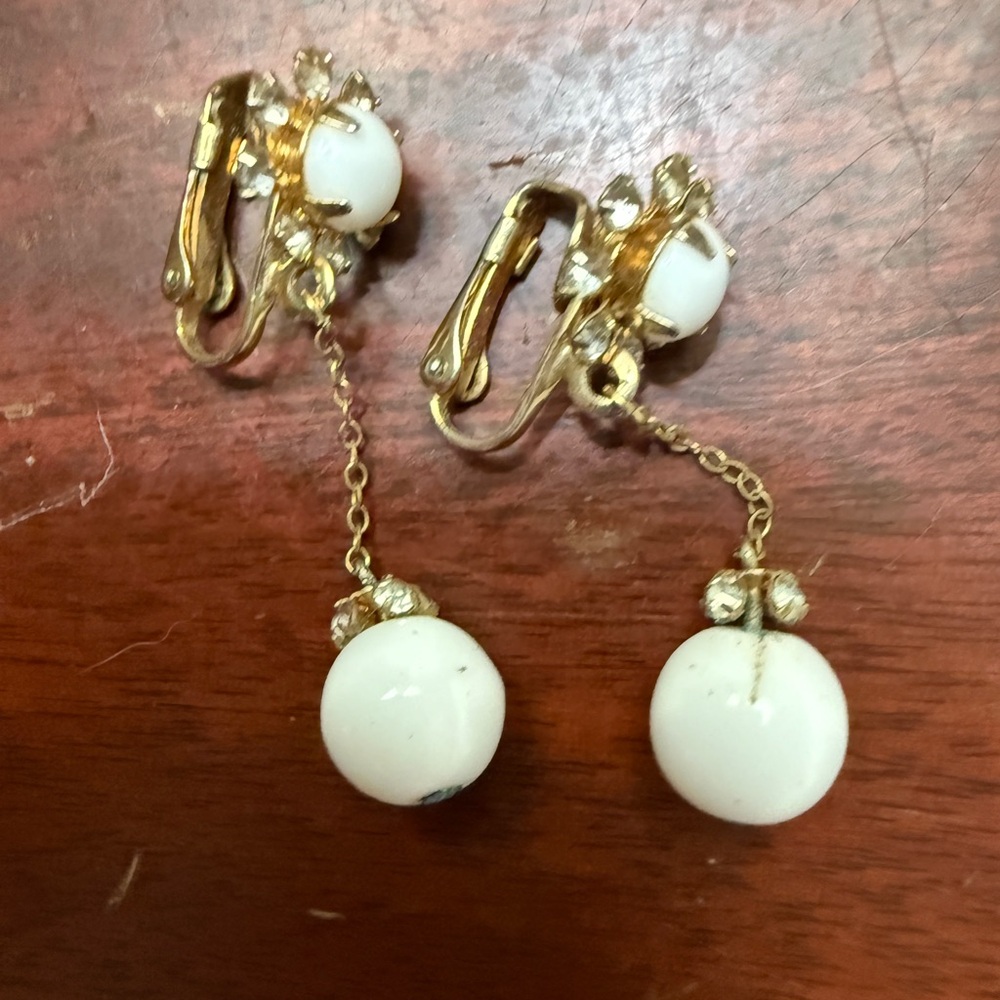 Vintage Kramer Clip On Elegant Gold and White Drop Earrings